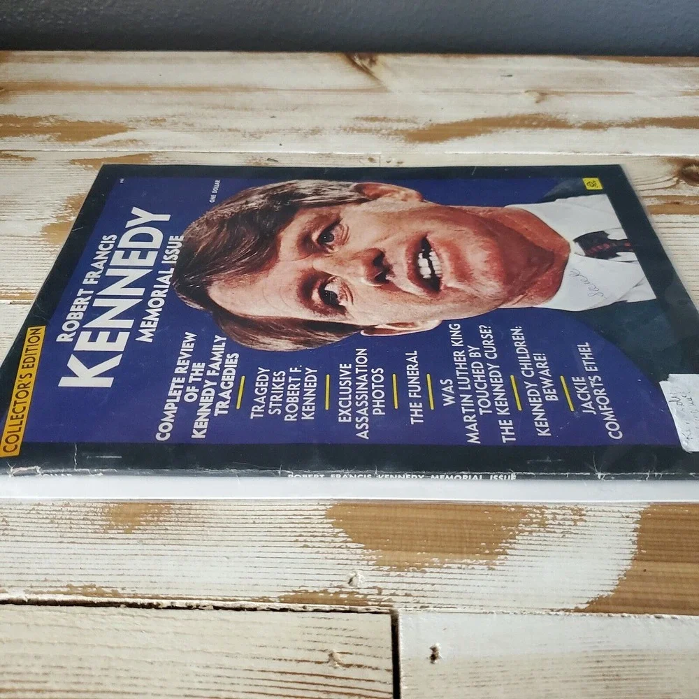 Robert‎ Francis Kennedy : MEMORIAL ISSUE - RFK - 1968 Collector's Edition